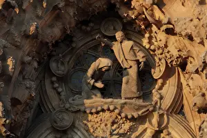 Incomplete: The Annunciation of the Angel to Mary, sculptures