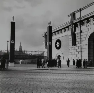 Heldentor: Anschluss Austria to the German Reich