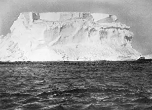 Icebergs: ANTARCTIC ICEBERG