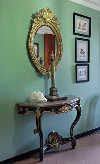 Colonne: Antechamber, Chateau de Hardelot, Condette, Pas-de-Calais