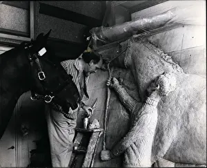 Hurst: Anthony Gray, sculptor, with live horse model