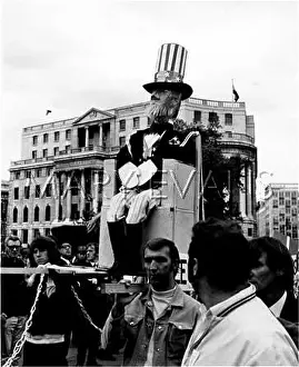 Governement: ANTI-VIETNAM DEMO