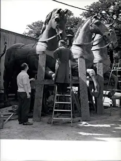 Quadriga: Antiques - Art - Ceramics - Murals - Paint