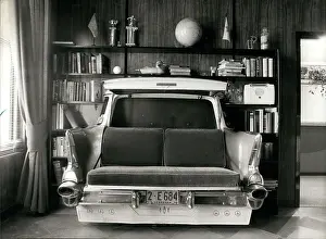 Bookshelf: Antiques - Art - Ceramics - Murals - Paint