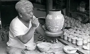 Decorates: Antiques - Art - Ceramics - Murals - Paint
