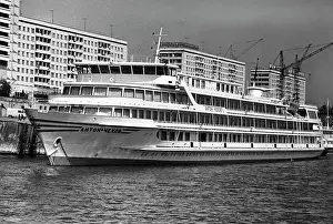 Chekhov: Anton Chekhov river liner