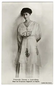 Elvira: Antonia of Bavaria