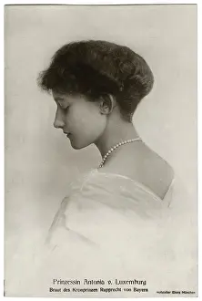 Elvira: Antonia of Bavaria