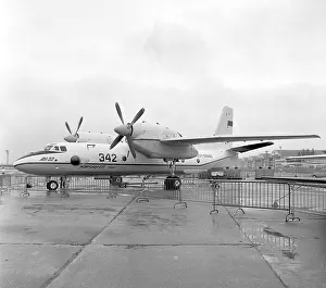 Cyrillic: Antonov An-32 SSSR-83966