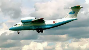 Antonov: Antonov An-72 07 RED