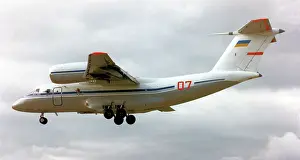 Farnborough: Antonov An-72P 07 Red
