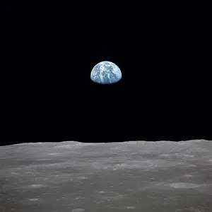 Smythii: Apollo 11 Earth rise over the Moon. Earth ?
