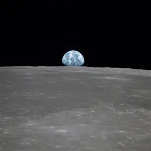 Smythii: Apollo 11 Earth rise over the Moon. Earth ?