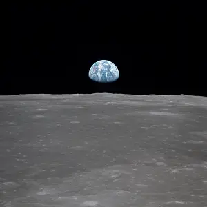 Smythii: Apollo 11 Earth rise over the Moon. Earth ?