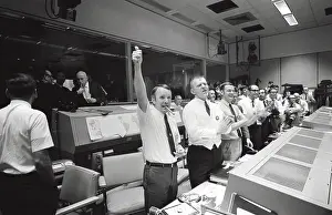 Splashdown: Apollo 13 Flight Directors applaud the successful ?