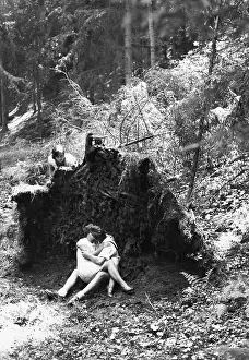 Lurking: Apparently secret kiss
