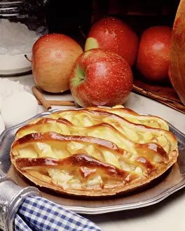 Cinnamon: Apple Pie with Browned Lattice Top