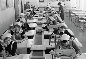 Seamstresses: Apprenticeship for jobs