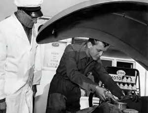 Dpa Picture Alliance Gmbh: Apprenticeship as petrol pump attendant 1953