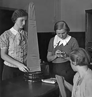 Apprentice: Apprenticeship as a saleswoman
