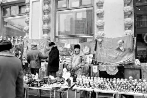 Souvenirs: Arbat Street in pictures, 1992