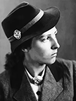 Duration: Arbeitsmaid, 1941