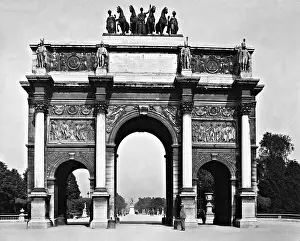 Recapturing: Arc de Triomphe du Carrousel, 1929