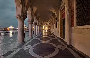 Schiavoni: Arcade, Doge's Palace, Venice, Italy