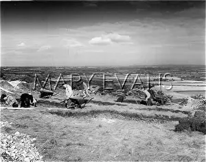 Chiltern: Archaeologists at work