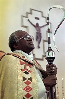 Adil: Archbishop Desmond Tutu at an Easter Service in
