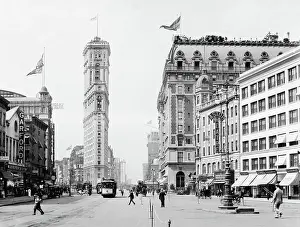 Trolleys: Architecture - Buildings - Times Square
