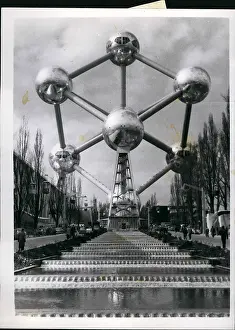 Atomium: Architecture - Construction - Design - Housing