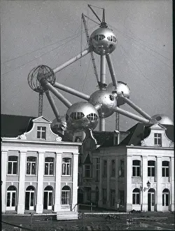 Atomium: Architecture - Construction - Design - Housing