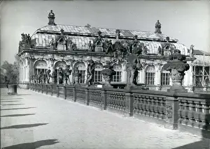 Zwinger: Architecture - Construction - Design - Housing