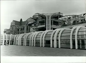 Halles: Architecture - Construction - Design - Housing