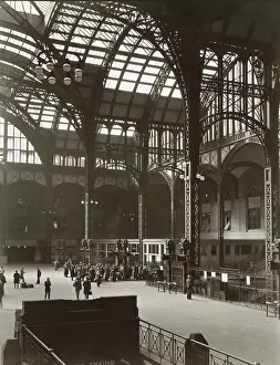 Berenice: architecture - Pennsylvania Station - rail - NYC