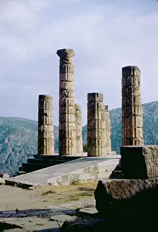 Delphi: Architecture - ruins - Delphi - Greece