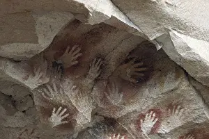 7500: Argentina. Cave of the Hands. Cave paintings