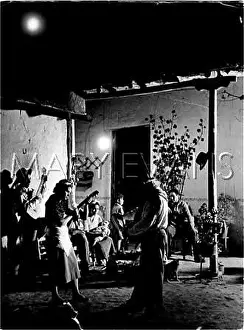 Minding: ARGENTINIANS DANCING
