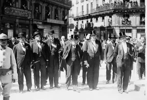 Nantes: Aristide Briand at the funeral of the victims of Saint Phil