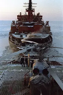 Kara: Arktika nuclear-powered ice-breaker, 1990