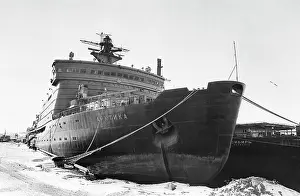 Icebreakers: Arktika and Sibir nuclear-powered icebreakers, 1995