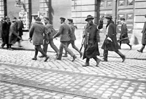 Recapture: Armed citizens during recapture of Munich, 1919