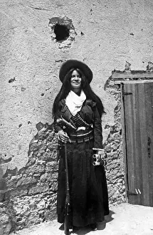 Mexican American: Armed female Mexican, 1914
