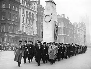 Hubert: Armistice celebration at the Cenotaph, 1937