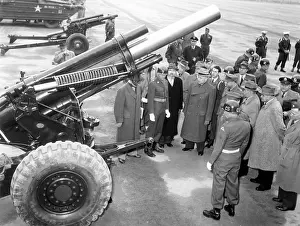 Ehard: Arms instruction of the US Army in front of Bavarian members
