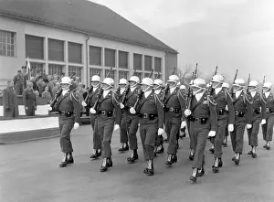 Ehard: Arms instruction of the US Army in front of Bavarian members