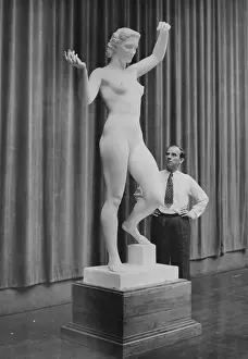 Tuileries: Arno Breker in Paris, 1942