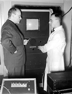 Discusses: Arnolt Bronnen, 1938