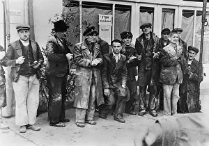 Plundering: Arrested Serbs, 1941